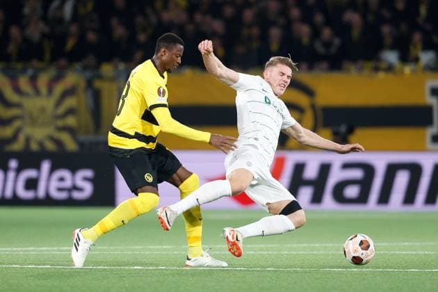Young Boys Sporting Lisbon Viktor Gyoekeres vs Mohamed Ali Camara 15 02 2024 Stadion Wankdorf Bern , SWITZERLAND , Season 2023 2024 Men Soccer UEFA Europa League BSC Young Boys Bern Sporting Lisbon Viktor Gyoekeres re, Sporting vs Mohamed Ali Camara Young Boys