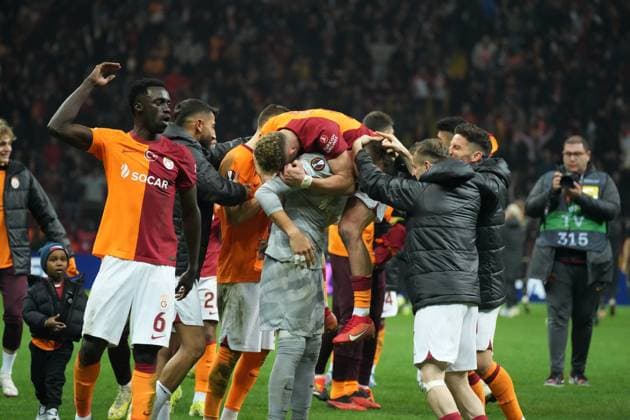 Players of Galatasaray victory celebrates after the UEFA Europa League 2023 24 round of 16 first leg match between Galatasaray A.S. and AC Sparta Praha at Ali Sami Yen Arena on February 15, 2024 in Istanbul, Turkey. Istanbul Turkey Copyright: xSeskimPhotox Gsaray-SpartaPraha-15224 (1)