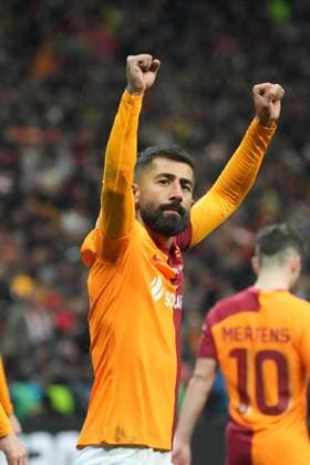 Kerem Demirbay of Galatasaray celebrates after scoring the first goal of his team with teammates during the UEFA Europa League 2023 24 round of 16 first leg match between Galatasaray A.S. and AC Sparta Praha at Ali Sami Yen Arena on February 15, 2024 in Istanbul, Turkey. Istanbul Turkey Copyright: xSeskimPhotox Gsaray-SpartaPraha-15224 (23)