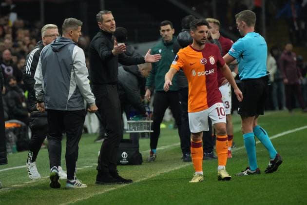 Coach Brian Priske of Sparta Praha during the UEFA Europa League 2023 24 round of 16 first leg match between Galatasaray A.S. and AC Sparta Praha at Ali Sami Yen Arena on February 15, 2024 in Istanbul, Turkey. Istanbul Turkey Copyright: xSeskimPhotox Gsaray-SpartaPraha-15224 (67)