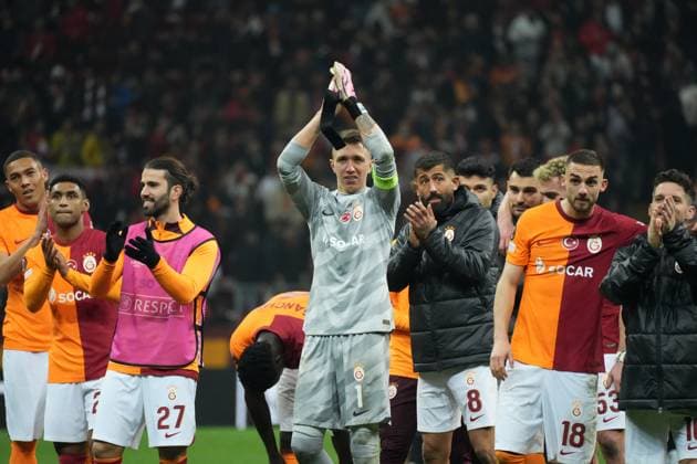 Goalkeeper Fernando Muslera of Galatasaray victory celebrates after the UEFA Europa League 2023 24 round of 16 first leg match between Galatasaray A.S. and AC Sparta Praha at Ali Sami Yen Arena on February 15, 2024 in Istanbul, Turkey. Istanbul Turkey Copyright: xSeskimPhotox Gsaray-SpartaPraha-15224 (75)