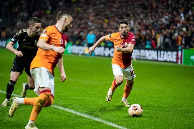 776092860 Dries Mertens of Galatasaray during the match. Galatasaray and Sparta Praha faced each other in the UEFA Europa League, the match took place at Rams Park in Istanbul, Turkey on February 15, 2024 Istanbul Istanbul Turkey Copyright: xYagizxGurtugx