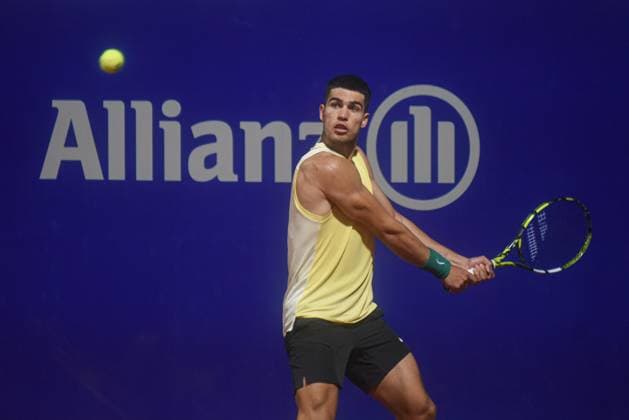 Argentina Open ATP, Tennis Herren 250 - Day 3 Carlos Alcaraz is playing against Camilo Ugo Carabelli during a singles tennis match at the Argentina Open, at the Guillermo Vilas Stadium, in Buenos Aires, Argentina, on February 15, 2024. Buenos Aires Argentina  Copyright: xGabrielxSotelox originalFilename:sotelo-notitle240215_npuEo.jpg