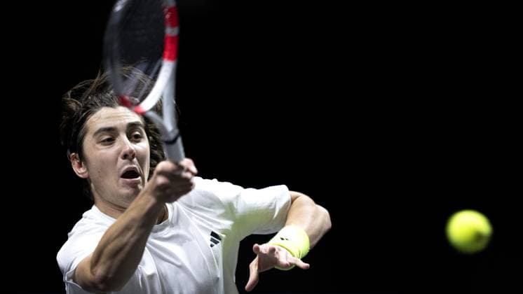 ROTTERDAM - Alexander Shevchenko (KAZ) in action against Grigor Dimitrov (BUL) on the fifth day of the ABN AMRO Open tennis tournament in Ahoy. ANP SANDER KONING ABN AMRO Open 2024 xVIxANPxSportx xxANPxIVx 491249985 originalFilename: 491249985.jpg