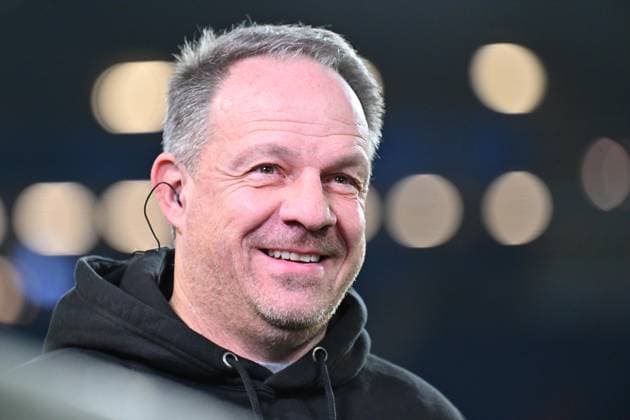 16 02 2024 Soccer Season 2023 2024 2 Soccer Bundesliga 22 Matchday Hannover 96 H96 SpVgg Greuther Fürth Kleeblatt Sportfoto Zink xwoxzix DFL regulations prohibit any use of photographs as image sequences and or quasi video only for editorial use Alexander Zorniger Trainer SpVgg Greuther Fürth happy