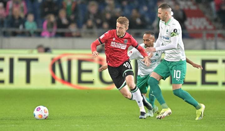 16 02 2024 Soccer Season 2023 2024 2 Soccer Bundesliga 22 Matchday Hannover 96 H96 SpVgg Greuther Fürth Kleeblatt Sportfoto Zink xwoxzix DFL regulations prohibit any use of photographs as image sequences and or quasi video only for editorial use Sebastian Ernst 10, Hannover 96 H96 Branimir Hrgota 10 SpVgg Greuther Fürth