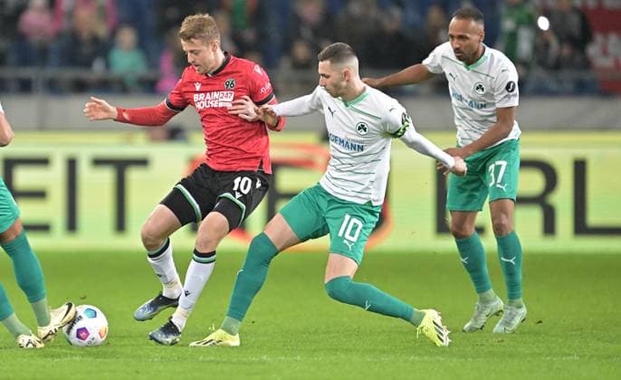 16 02 2024 Soccer Season 2023 2024 2 Soccer Bundesliga 22 Matchday Hannover 96 H96 SpVgg Greuther Fürth Kleeblatt Sportfoto Zink xwoxzix DFL regulations prohibit any use of photographs as image sequences and or quasi video only for editorial use Sebastian Ernst 10, Hannover 96 H96 Branimir Hrgota 10 SpVgg Greuther Fürth Julian Green 37, SpVgg Greuther Fürth
