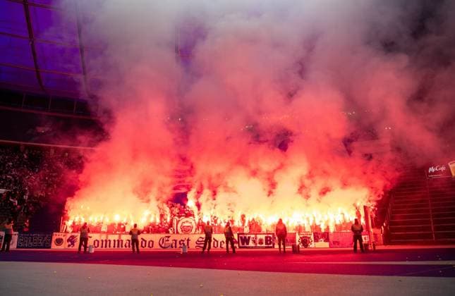 Soccer, Men, Season 2023 2024, 2 Bundesliga 22 Matchday , Hertha BSC 1 FC Magdeburg, Fans of Magdeburg ignite pyrotechnics, 16 02 2024, Copyright: xSebastianxRäppold MatthiasxKochx