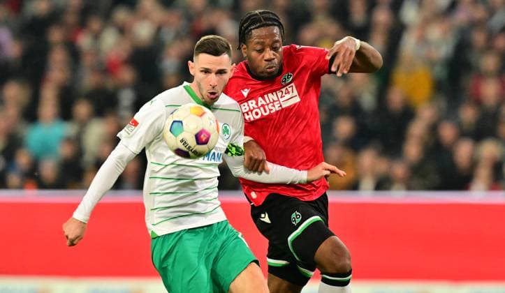 16 02 2024 Soccer Season 2023 2024 2 Soccer Bundesliga 22 Matchday Hannover 96 H96 SpVgg Greuther Fürth Kleeblatt Sportfoto Zink xwoxzix DFL regulations prohibit any use of photographs as image sequences and or quasi video only for editorial use Branimir Hrgota 10 SpVgg Greuther Fürth Bright Akwo Arrey Mbi 4, Hannover 96