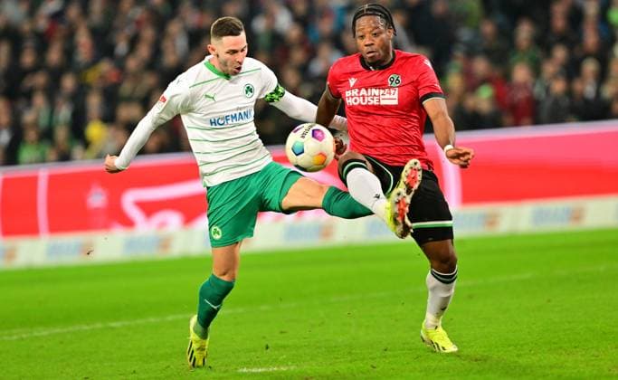 16 02 2024 Soccer Season 2023 2024 2 Soccer Bundesliga 22 Matchday Hannover 96 H96 SpVgg Greuther Fürth Kleeblatt Sportfoto Zink xwoxzix DFL regulations prohibit any use of photographs as image sequences and or quasi video only for editorial use Branimir Hrgota 10 SpVgg Greuther Fürth Bright Akwo Arrey Mbi 4, Hannover 96