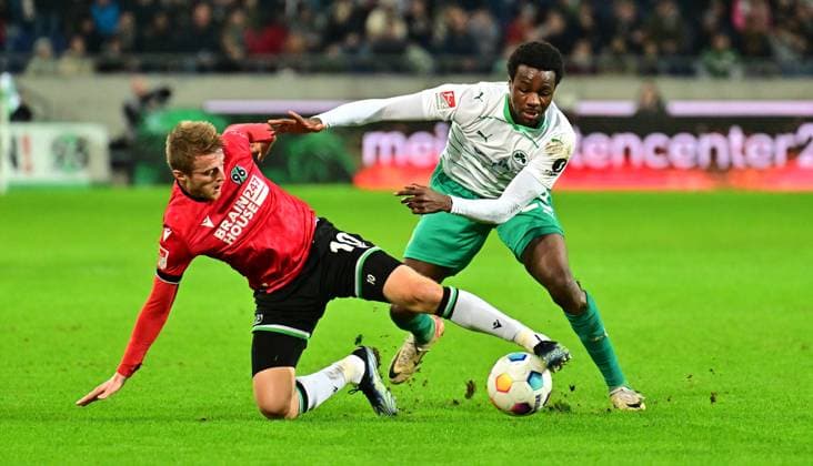 16 02 2024 Soccer Season 2023 2024 2 Soccer Bundesliga 22 Matchday Hannover 96 H96 SpVgg Greuther Fürth Kleeblatt Sportfoto Zink xwoxzix DFL regulations prohibit any use of photographs as image sequences and or quasi video only for editorial use Sebastian Ernst 10, Hannover 96 H96 Gideon Jung 23, SpVgg Greuther Fürth