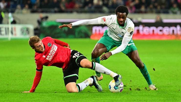 16 02 2024 Soccer Season 2023 2024 2 Soccer Bundesliga 22 Matchday Hannover 96 H96 SpVgg Greuther Fürth Kleeblatt Sportfoto Zink xwoxzix DFL regulations prohibit any use of photographs as image sequences and or quasi video only for editorial use Sebastian Ernst 10, Hannover 96 H96 Gideon Jung 23, SpVgg Greuther Fürth