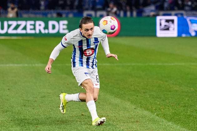 Michal Karbownik Hertha BSC, 06 , GER, Hertha BSC vs 1 FC Magdeburg, Soccer Men, 2 Bundesliga, Season 2023 2024, 22 Matchday, 16 02 2024 DFL REGULATIONS PROHIBIT ANY USE OF PHOTOGRAPHS AS IMAGE SEQUENCES AND OR QUASI VIDEO GER, Hertha BSC vs 1 FC Magdeburg, Soccer Men, 2 Bundesliga, Season 2023 2024, 22 Matchday, 16 02 2024 Berlin Copyright: xEibner-Pressefotox xClaudiusxRaux EP_CRH