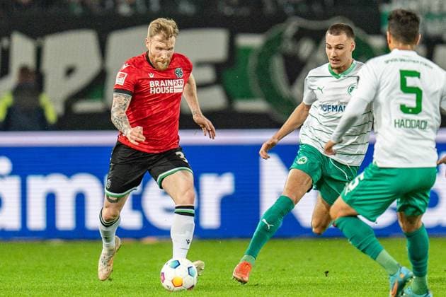 Andreas Voglsammer Hannover 96, 32 Hannover 96 vs Greuther Fuerth, Soccer, 2 Bundesliga, 22 Matchday, 16 02 2024 DFL REGULATIONS PROHIBIT ANY OUSE OF PHOTOGRAPHS AS IMAGE SEQUENCES AND OR QUASI VIDEO Hannover 96 vs Greuther Fuerth, Soccer, 2 Bundesliga, 22 Matchday, 16 02 2024 Hannover Copyright: xEibner-Pressefoto BahhoxKarax EP_HAN