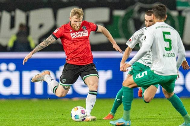 Andreas Voglsammer Hannover 96, 32 Hannover 96 vs Greuther Fuerth, Soccer, 2 Bundesliga, 22 Matchday, 16 02 2024 DFL REGULATIONS PROHIBIT ANY OUSE OF PHOTOGRAPHS AS IMAGE SEQUENCES AND OR QUASI VIDEO Hannover 96 vs Greuther Fuerth, Soccer, 2 Bundesliga, 22 Matchday, 16 02 2024 Hannover Copyright: xEibner-Pressefoto BahhoxKarax EP_HAN