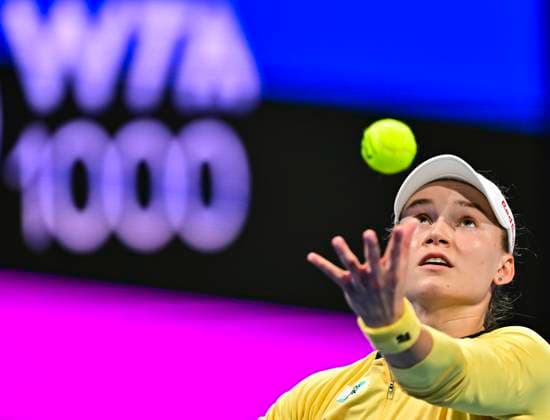 Qatar TotalEnergies Open - Day 6 Elena Rybakina from Kazakhstan is playing in her semifinal match against Anastasia Pavlyuchenkova at the WTA, Tennis Damen 1000-Qatar TotalEnergies Open tennis tournament at the Khalifa International Tennis Complex in Doha, Qatar, on February 16, 2024. DOHA Qatar  Copyright: xNoushadxThekkayilx originalFilename:varittyakkal-qatartot240216_npNih.jpg