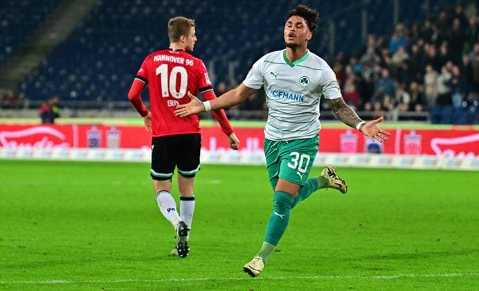 16 02 2024 Soccer Season 2023 2024 2 Soccer Bundesliga 22 Matchday Hannover 96 H96 SpVgg Greuther Fürth Kleeblatt Sportfoto Zink xwoxzix DFL regulations prohibit any use of photographs as image sequences and or quasi video only for editorial use Torjubel Jubel nach Treffer Torschuß zum 0 1 durch Armindo Sieb 30, SpVgg Greuther Fürth