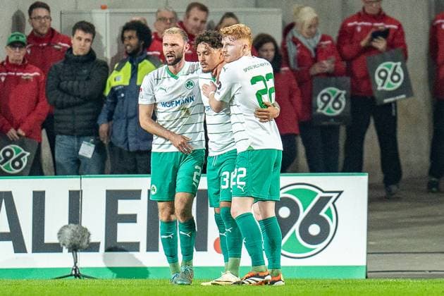 Goal for 0 1 by Armindo Sieb Greuter Fuerth, 30 Hannover 96 vs Greuther Fuerth, Soccer, 2 Bundesliga, Matchday 22, 16 02 2024 DFL REGULATIONS PROHIBIT ANY OUSE OF PHOTOGRAPHS AS IMAGE SEQUENCES AND OR QUASI VIDEO Hannover 96 vs Greuther Fuerth, Soccer, 2 Bundesliga, Matchday 22, 16 02 2024 Hannover Copyright: xEibner-Pressefoto BahhoxKarax EP_HAN