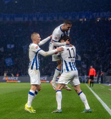 Soccer, Men, Season 2023 2024, 2 Bundesliga 22 Matchday , Hertha BSC 1 FC Magdeburg, f l Palko Dardai Hertha BSC , Aymen Barkok Hertha BSC , Fabian Reese Hertha BSC , Cheering after goal to 1 1, 16 02 2024, Copyright: xSebastianxRäppold MatthiasxKochx