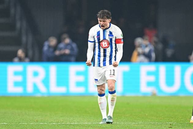 2 Bundesliga Hertha BSC Berlin 1 FC Magdeburg on 16 02 2024 at the Olympiastadion in Berlin Cheering, goal celebration, goal scorer, goal scorer Fabian Reese Hertha BSC Berlin cheers after his goal for 1 1 MT