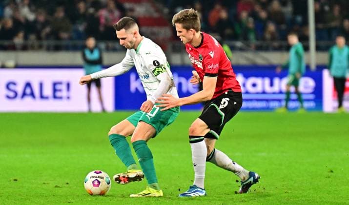 16 02 2024 Soccer Season 2023 2024 2 Soccer Bundesliga 22 Matchday Hannover 96 H96 SpVgg Greuther Fürth Kleeblatt Sportfoto Zink xwoxzix DFL regulations prohibit any use of photographs as image sequences and or quasi video only for editorial use Branimir Hrgota 10 SpVgg Greuther Fürth Fabian Kunze 6, Hannover 96