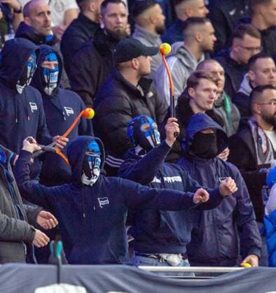 Soccer, Men, Season 2023 2024, 2 Bundesliga 22 Matchday , Hertha BSC 1 FC Magdeburg, Fans of ¦ protest against the potential investor entry into the DFL with tennis balls, 16 02 2024, Copyright: xSebastianxRäppold MatthiasxKochx