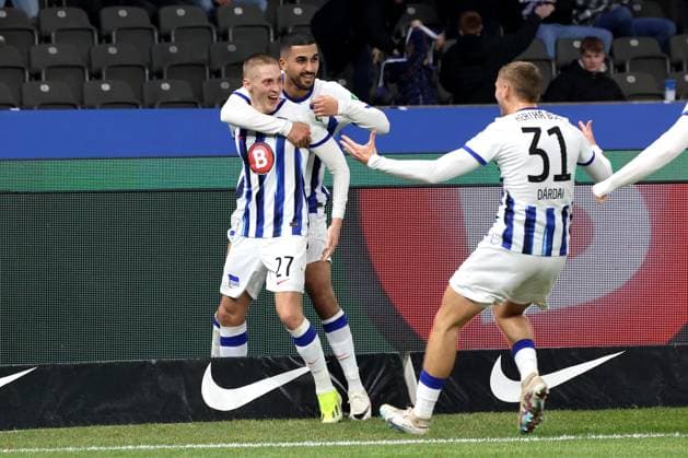 DEU, DFL, 2 FBL, Hertha BSC vs 1 FC Magdeburg, 16 02 2024, Berliner Olympiastadion, Berlin, DEU, DFL, 2 FBL, Hertha BSC vs 1 FC Magdeburg, im Bild 2 1 durch Palko Dardai Hertha BSC Berlin 27 , Aymen Barkok Hertha BSC Berlin 18 , Marton Dardai Hertha BSC Berlin 31 DFL regulations prohibit any use of Photographs as image sequences and or quasi video Foto Juergen Engler nordphoto GmbH nordphotoxGmbHx xEngler nph00076