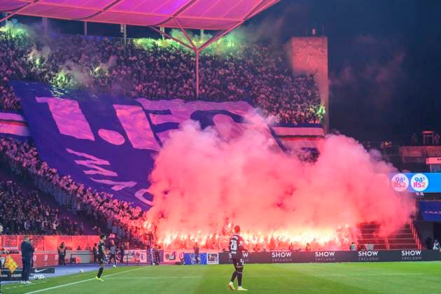 Pyro, Fireworks, Bengalos, Hertha BSC 1 FC Magdeburg, 2 Bundesliga, Football, DFB, Season 2023 2024, 22 Matchday, Olympia Stadium Berlin, DFB DFL REGULATIONS PROHIBIT ANY USE OF PHOTOGRAPHS AS IMAGE SEQUENCES AND OR QUASI VIDEO, 16 02 2024, Photo HMB Media Uwe Koch Copyright: HMBxMedia UwexKoch