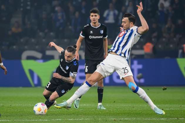 v l Baris Atik 1 FC Magdeburg, 23 , Haris Tabakovic Hertha BSC, 25 , duel, action, fight, Hertha BSC 1 FC Magdeburg, 2 Bundesliga, football, DFB, season 2023 2024, 22 matchday, Olympia Stadion Berlin, DFB DFL REGULATIONS PROHIBIT ANY USE OF PHOTOGRAPHS AS IMAGE SEQUENCES AND OR QUASI VIDEO, 16 02 2024, photo HMB Media Uwe Koch Copyright: HMBxMedia UwexKoch