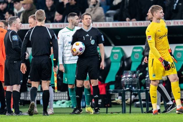 Hannover 96 vs Greuther Fuerth, Football, Bundesliga 2, Matchday 22, 16 02 2024 DFL REGULATIONS PROHIBIT ANY OUSE OF PHOTOGRAPHS AS IMAGE SEQUENCES AND OR QUASI VIDEO Hannover 96 vs Greuther Fuerth, Football, Bundesliga 2, Matchday 22, 16 02 2024 Hannover Copyright: xEibner-Pressefoto BahhoxKarax EP_HAN
