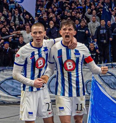 Soccer, Men, Season 2023 2024, 2 Bundesliga 22 Matchday , Hertha BSC 1 FC Magdeburg, f l Palko Dardai Hertha BSC , Fabian Reese Hertha BSC , Cheering after goal to 3 2, 16 02 2024, Copyright: xSebastianxRäppold MatthiasxKochx