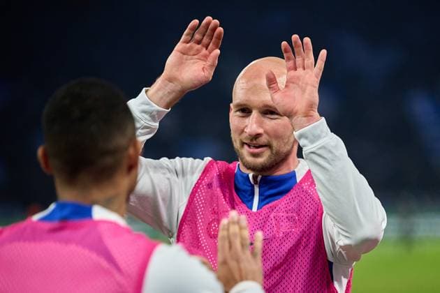 Toni Leistner Hertha BSC, 37 celebrates after scoring 3 2, GER, Hertha BSC vs 1 FC Magdeburg, Soccer men, 2 Bundesliga, Season 2023 2024, 22 Matchday, 16 02 2024 DFL REGULATIONS PROHIBIT ANY USE OF PHOTOGRAPHS AS IMAGE SEQUENCES AND OR QUASI VIDEO GER, Hertha BSC vs 1 FC Magdeburg, Soccer men, 2 Bundesliga, Season 2023 2024, 22 Matchday, 16 02 2024 Berlin Copyright: xEibner-Pressefotox xClaudiusxRaux EP_CRH