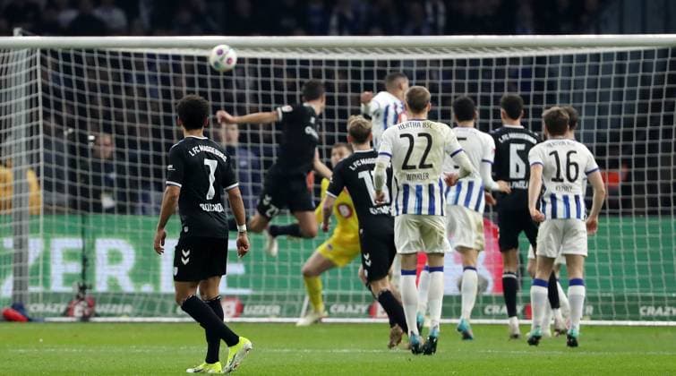 Tobias Müller scores the goal to make it 2 2 with a header Sport Soccer Football DFL 2 Bundesliga Men 22 Matchday Season 2023 2024 16 02 2024 Hertha BSC Berlin vs 1 FC Magdeburg FCM DFL regulations prohibit any use of photographs as image sequences and or quasi video
