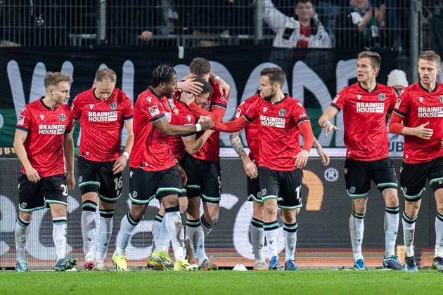 Goal to 1 1 by Phil Yannik Neumann Hannover 96, 5 Hannover 96 vs Greuther Fuerth, Soccer, 2 Bundesliga, Matchday 22, 16 02 2024 DFL REGULATIONS PROHIBIT ANY OUSE OF PHOTOGRAPHS AS IMAGE SEQUENCES AND OR QUASI VIDEO Hannover 96 vs Greuther Fuerth, Soccer, 2 Bundesliga, Matchday 22, 16 02 2024 Hannover Copyright: xEibner-Pressefoto BahhoxKarax EP_HAN