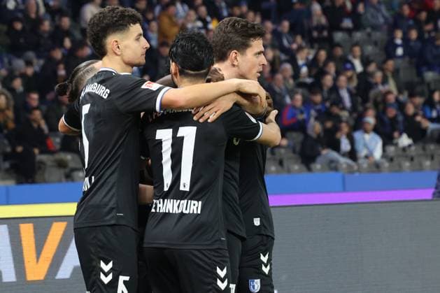 DEU, DFL, 2 FBL, Hertha BSC vs 1 FC Magdeburg, 16 02 2024, Berliner Olympiastadion, Berlin, DEU, DFL, 2 FBL, Hertha BSC vs 1 FC Magdeburg, im Bild 2 2 durch Tobias Mueller 1 FC Magdeburg 21 , Magdeburger Spieler, DFL regulations prohibit any use of Photographs as image sequences and or quasi video Foto Juergen Engler nordphoto GmbH nordphotoxGmbHx xEngler nph00076