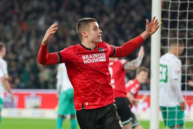 Nicolo Tresoldi Hannover 96 celebrates his goal for 2 1, 2 Bundesliga, Hannover 96 vs SpVgg Greuther Fuerth, HDI Arena, 16 02 2024, Hannover, Germany
