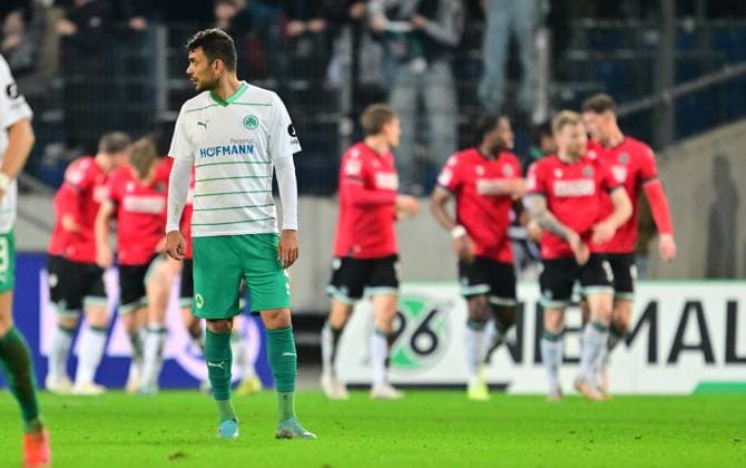 16 02 2024 Soccer Season 2023 2024 2 Soccer Bundesliga 22 Matchday Hannover 96 H96 SpVgg Greuther Fürth Kleeblatt Sportfoto Zink xwoxzix DFL regulations prohibit any use of photographs as image sequences and or quasi video only for editorial use Oussama Haddadi 5, SpVgg Greuther Fürth disappointed disappointment behind goal celebration jubilation joy after goal goal shot to 2 1 by Nicolo Tresoldi 9, Hannover 96 H96