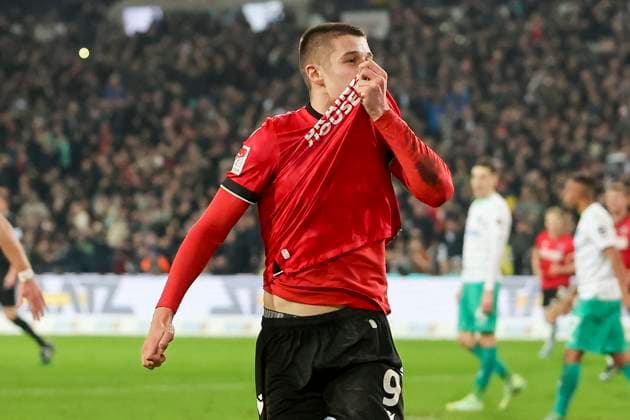Nicolo Tresoldi Hannover 96 celebrates his goal for 2 1, 2 Bundesliga, Hannover 96 vs SpVgg Greuther Fuerth, HDI Arena, 16 02 2024, Hannover, Germany