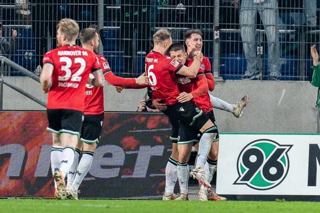 Goal for 2 1 by Nicolo Tresoldi Hannover 96, 9 Hannover 96 vs Greuther Fuerth, Soccer, 2 Bundesliga, 22 Matchday, 16 02 2024 DFL REGULATIONS PROHIBIT ANY OUSE OF PHOTOGRAPHS AS IMAGE SEQUENCES AND OR QUASI VIDEO Hannover 96 vs Greuther Fuerth, Soccer, 2 Bundesliga, 22 Matchday, 16 02 2024 Hannover Copyright: xEibner-Pressefoto BahhoxKarax EP_HAN