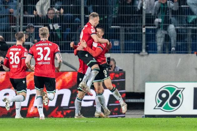 Goal for 2 1 by Nicolo Tresoldi Hannover 96, 9 Hannover 96 vs Greuther Fuerth, Soccer, 2 Bundesliga, 22 Matchday, 16 02 2024 DFL REGULATIONS PROHIBIT ANY OUSE OF PHOTOGRAPHS AS IMAGE SEQUENCES AND OR QUASI VIDEO Hannover 96 vs Greuther Fuerth, Soccer, 2 Bundesliga, 22 Matchday, 16 02 2024 Hannover Copyright: xEibner-Pressefoto BahhoxKarax EP_HAN