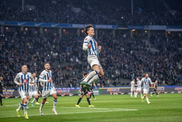 2 Soccer Bundesliga, Hertha BSC vs. 1 FC Magdeburg Berlin, 16 02 2024 Cheers for 1 1 by Fabian Reese Hertha BSC, 11 2 Soccer Bundesliga, Hertha BSC vs. 1 FC Magdeburg, Olympiastadion, Berlin, 16 02 2024 DFL REGULATIONS PROHIBIT ANY USE OF PHOTOGRAPHS AS IMAGE SEQUENCES AND OR QUASI VIDEO Copyright: xBEAUTIFULxSPORTS LucianoxLimax