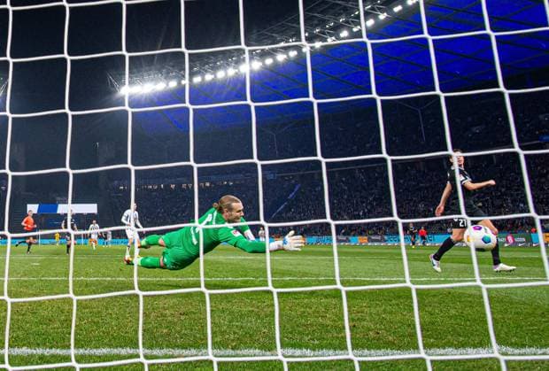 Soccer, Men, Season 2023 2024, 2 Bundesliga 22 Matchday , Hertha BSC 1 FC Magdeburg, Fabian Reese not in picture, Hertha BSC scores the goal to 3 2 against goalkeeper Dominik Reimann 1 FC Magdeburg and Tobias Müller 1 FC Magdeburg , 16 02 2024, Copyright: xSebastianxRäppold MatthiasxKochx