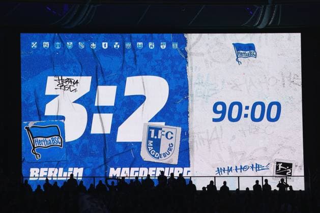 DEU, DFL, 2 FBL, Hertha BSC vs 1 FC Magdeburg, 16 02 2024, Berliner Olympiastadion, Berlin, DEU, DFL, 2 FBL, Hertha BSC vs 1 FC Magdeburg, in the picture scoreboard with the final result, 3 2 DFL regulations prohibit any use of Photographs as image sequences and or quasi video Foto Juergen Engler nordphoto GmbH nordphotoxGmbHx xEngler nph00076