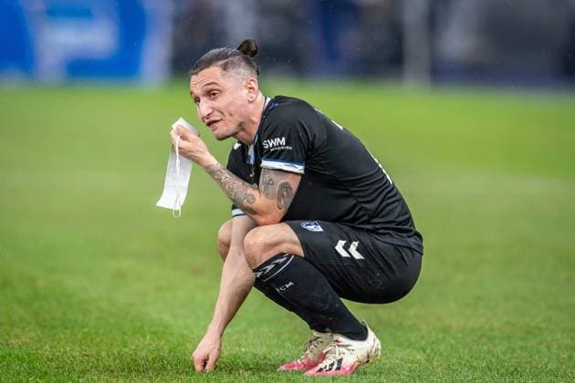 2 Soccer Bundesliga, Hertha BSC vs 1 FC Magdeburg Berlin, 16 02 2024 Baris Atik 1 FC Magdeburg, 23 Frustrated after defeat 2 Soccer Bundesliga, Hertha BSC vs 1 FC Magdeburg, Olympiastadion, Berlin, 16 02 2024 DFL REGULATIONS PROHIBIT ANY USE OF PHOTOGRAPHS AS IMAGE SEQUENCES AND OR QUASI VIDEO Copyright: xBEAUTIFULxSPORTS LucianoxLimax