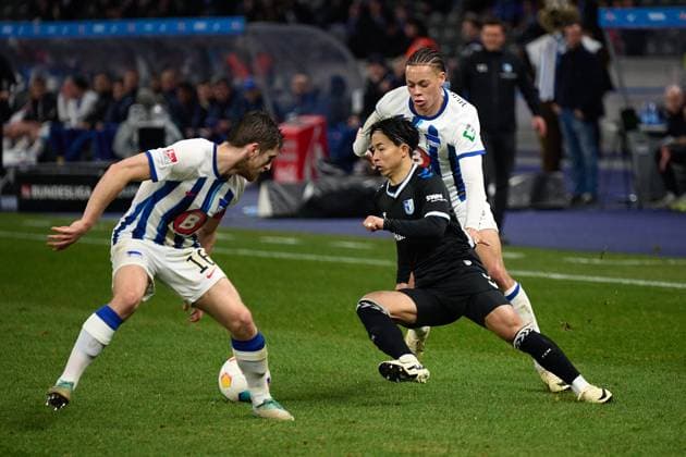 Tatsuya Ito 1 FC Magdeburg, 37 , JonJoe Kenny Hertha BSC, 16 , GER, Hertha BSC vs 1 FC Magdeburg, Soccer Men, 2 Bundesliga, Season 2023 2024, Matchday 22, 16 02 2024 DFL REGULATES PROHIBIT ANY USE OF PHOTOGRAPHS AS IMAGE SEQUENCES AND OR QUASI VIDEO GER, Hertha BSC vs 1 FC Magdeburg, Soccer men, 2 Bundesliga, Season 2023 2024, 22 Matchday, 16 02 2024 Berlin Copyright: xEibner-Pressefotox xClaudiusxRaux EP_CRH