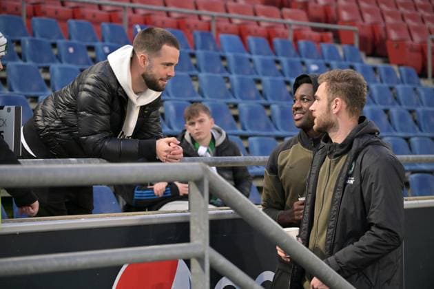 16 02 2024 Soccer season 2023 2024 2 Soccer Bundesliga 22 Matchday Hannover 96 H96 SpVgg Greuther Fürth Kleeblatt Sportfoto Zink xwoxzix DFL regulations prohibit any use of photographs as image sequences and or quasi video only for editorial use Niko Gießelmann Giesselmann 17, SpVgg Greuther Fürth with Gideon Jung 23, SpVgg Greuther Fürth Dennis Srbeny 7, SpVgg Greuther Fürth before the start of the match