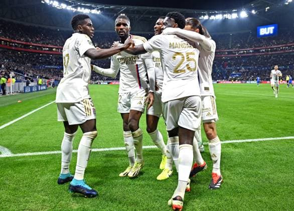 FOOTBALL LIGUE 1 OL - Nice PHOTOPQR LE PROGRES Stéphane GUIOCHON - Décines-Charpieu 16 02 2024 - FOOTBALL LIGUE 1 OL - Nice -A Décines au Groupama Stadium journée de ligue 1 saison 2023-2024 OL - Nice ici joie du lyonnais Orel Mangala après son but avec Nuamah Décines-Charpieu Rhône Rhône-Alpes France  Copyright: xPHOTOPQR LExPROGRES MAXPPPxStéphanexGUIOCHONx 20240216LPL8941 20240216LPL8941