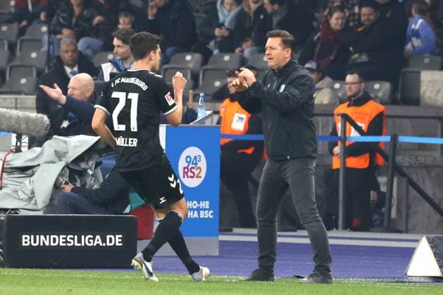 DEU, DFL, 2 FBL, Hertha BSC vs 1 FC Magdeburg, 16 02 2024, Berliner Olympiastadion, Berlin, DEU, DFL, 2 FBL, Hertha BSC vs 1 FC Magdeburg, im Bild Trainer Christian Tietz 1 FC Magdeburg , Tobias Mueller 1 FC Magdeburg 21 DFL regulations prohibit any use of Photographs as image sequences and or quasi video Foto Juergen Engler nordphoto GmbH nordphotoxGmbHx xEngler nph00076