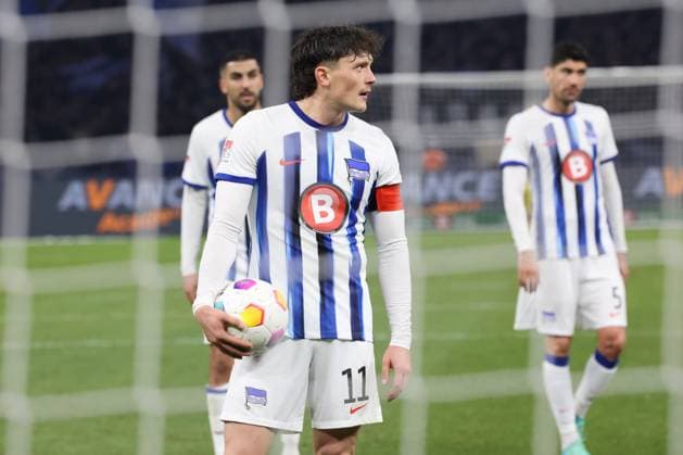 DEU, DFL, 2 FBL, Hertha BSC vs 1 FC Magdeburg, 16 02 2024, Berliner Olympiastadion, Berlin, DEU, DFL, 2 FBL, Hertha BSC vs 1 FC Magdeburg, im Bild vor 11m, Fabian Reese Hertha BSC Berlin 11 DFL regulations prohibit any use of Photographs as image sequences and or quasi video Foto Juergen Engler nordphoto GmbH nordphotoxGmbHx xEngler nph00076