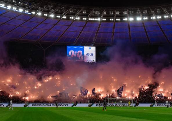 Soccer 2 Bundesliga, Hertha BSC 1 FC Magdeburg 16 02 2024, xdanx, Soccer 2 Bundesliga, Hertha BSC 1 FC Magdeburg, v l fans, atmosphere, scarves, flags, visitors, jerseys, Ultras, Hertha BSC Berlin to send pyrotechnics, Bengalos, smoke DFL DFB REGULATIONS PROHIBIT ANY USE OF PHOTOGRAPHS as IMAGE SEQUENCES and or QUASI VIDEO Photo Daniel Lakomski Mix1 Berlin Olympiastadion Berlin Berlin Germany EN Copyright: xDanielxLakomskix